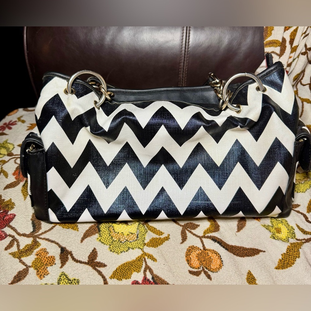 Black and White Chevron Shoulder Bag